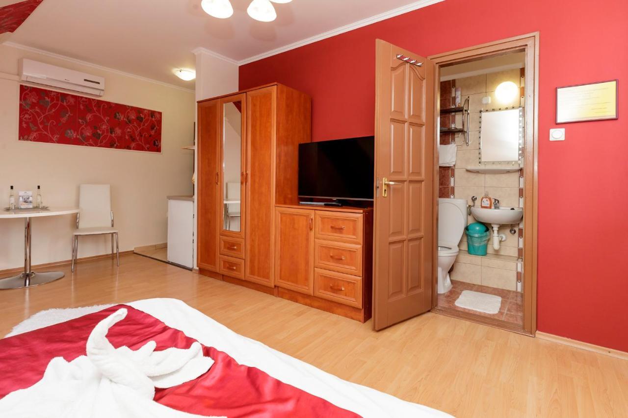 Almafa Apartmanhaz Егер Екстериор снимка