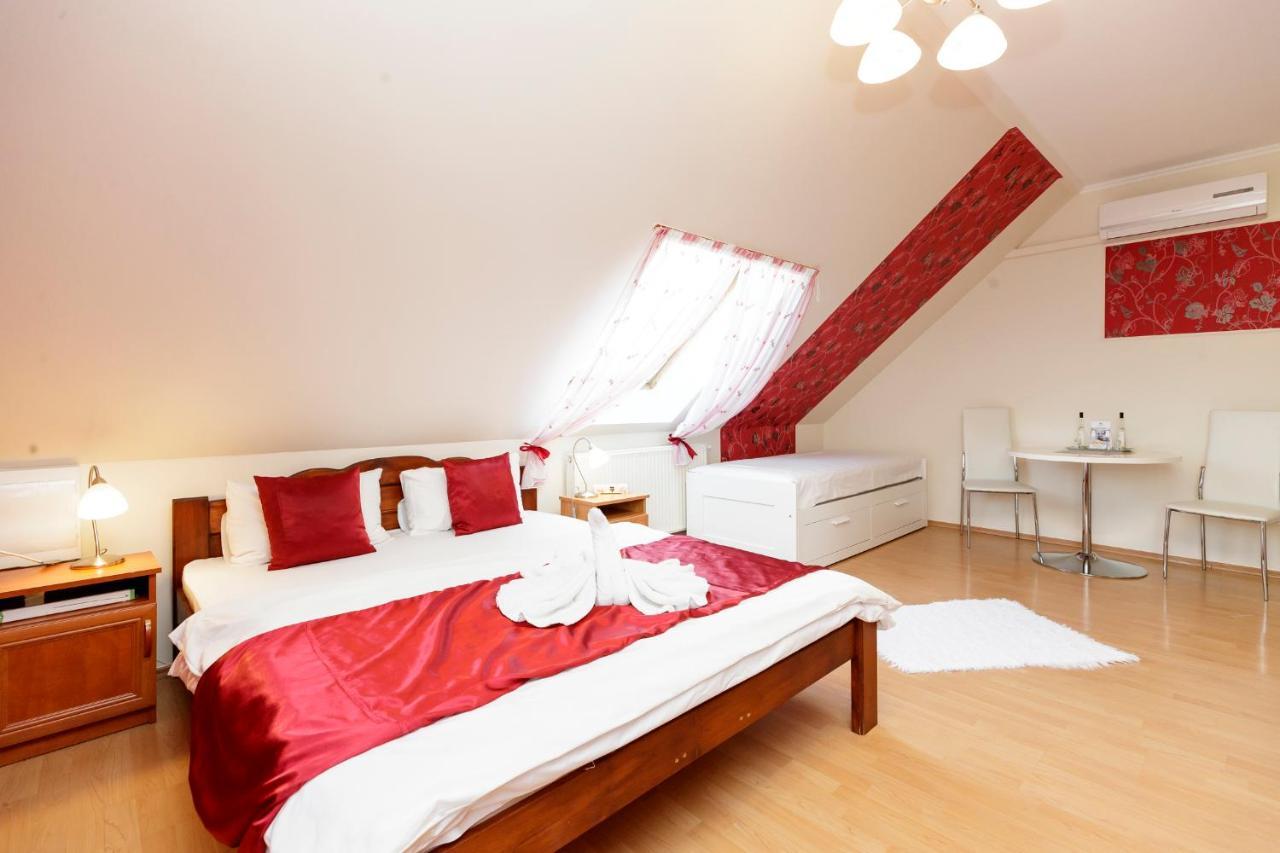 Almafa Apartmanhaz Егер Екстериор снимка